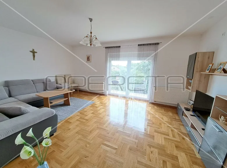 Dom 6 pokojów 393 m² Lucko, Chorwacja