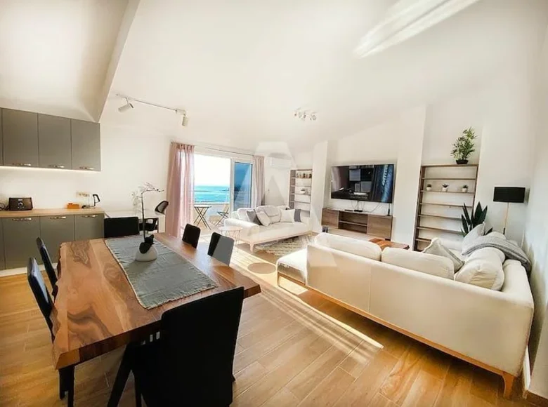 Penthouse 3 bedrooms 136 m² Petrovac, Montenegro