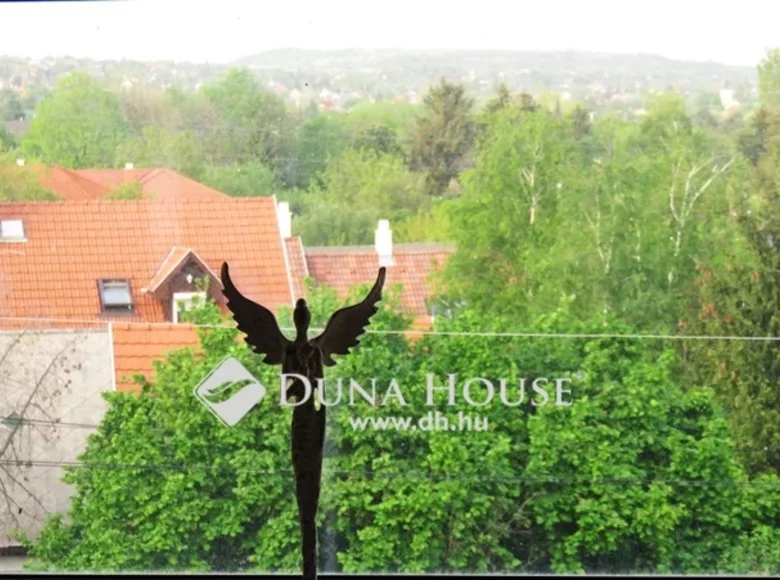 House 640 m² Diosd, Hungary