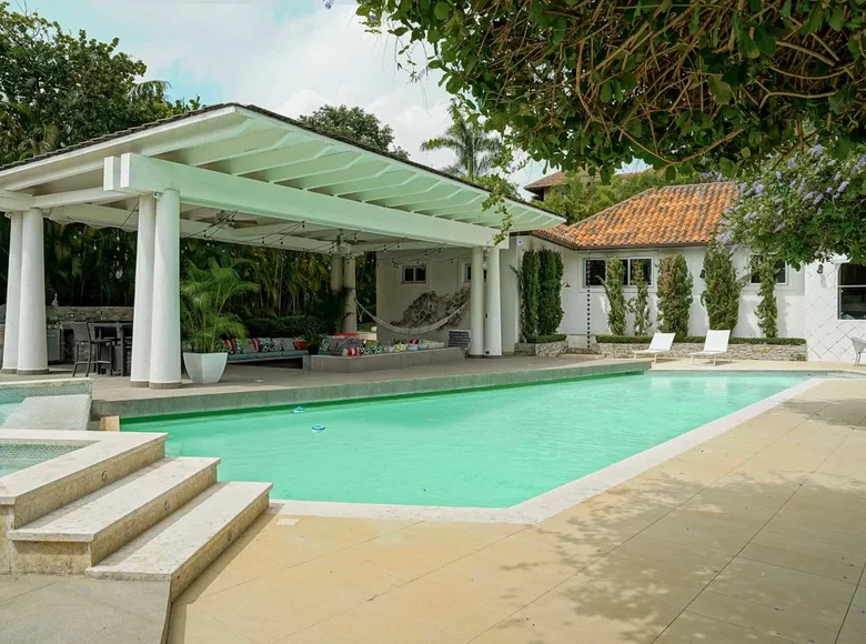 villa de 5 dormitorios 9 252 m² Altos de Chavon, República Dominicana