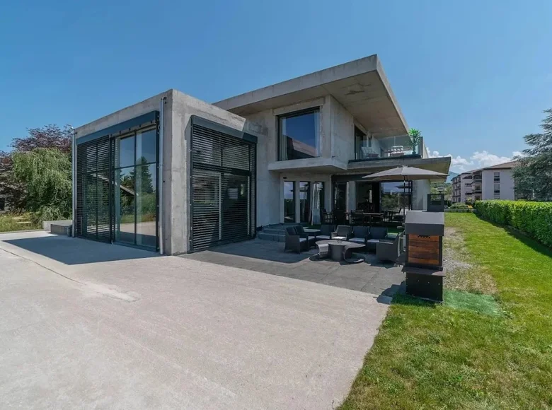 4 bedroom house 274 m² Thonon-les-Bains, France