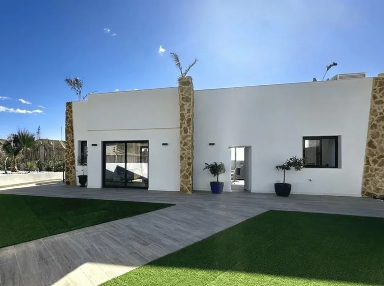 3-Schlafzimmer-Villa 131 m² Finestrat, Spanien