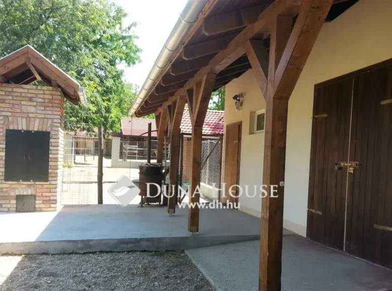 Cottage 130 m² Bugyi, Hungary