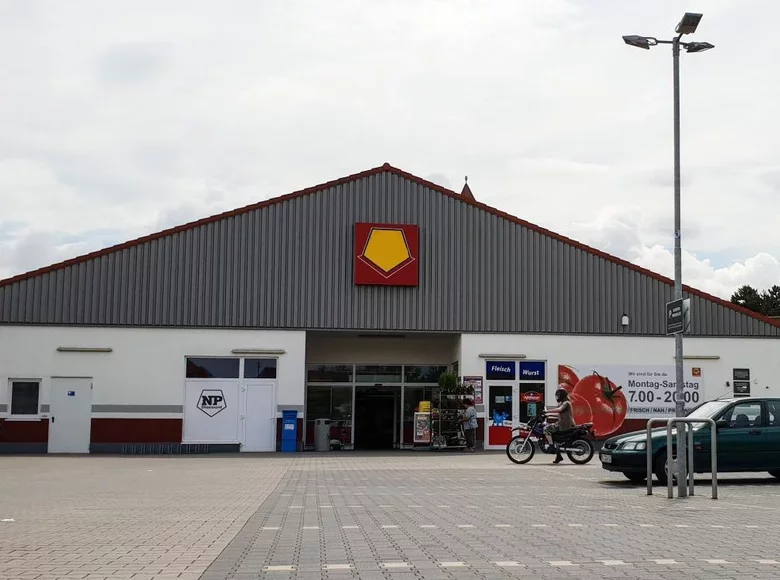 Propiedad comercial 1 043 m² en Hecklingen, Alemania