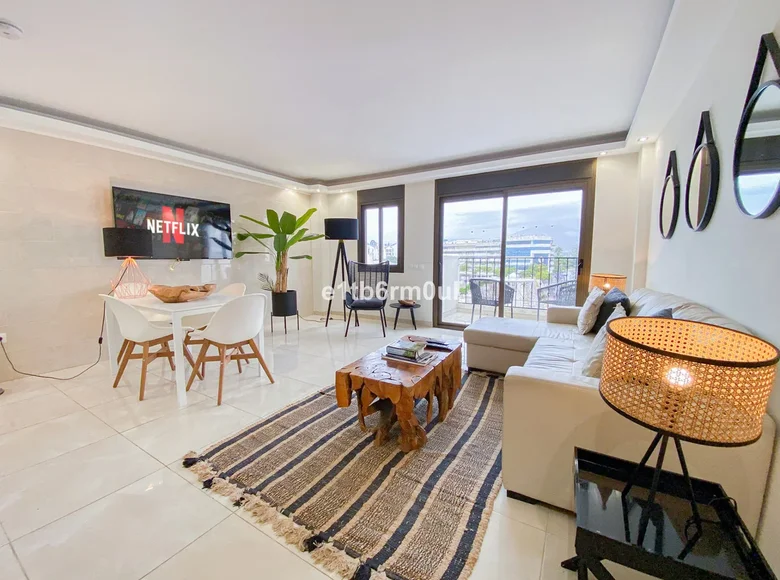 Mieszkanie 2 pokoi 87 m² Marbella, Hiszpania