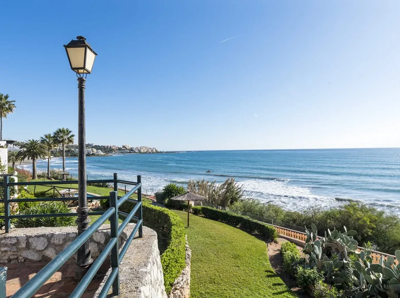 Stadthaus 3 zimmer  Estepona, Spanien
