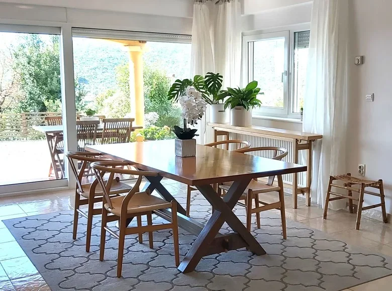 4 bedroom house 179 m² Budva, Montenegro