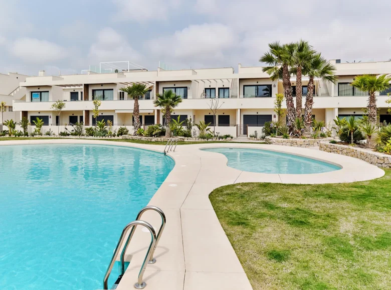 Bungalow z 2 sypialniami 102 m² Torrevieja, Hiszpania
