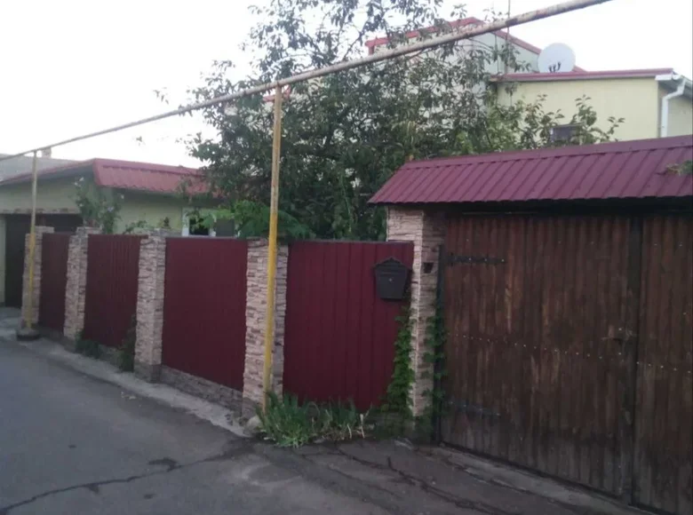 Haus 4 Zimmer 150 m² Ussatowe, Ukraine