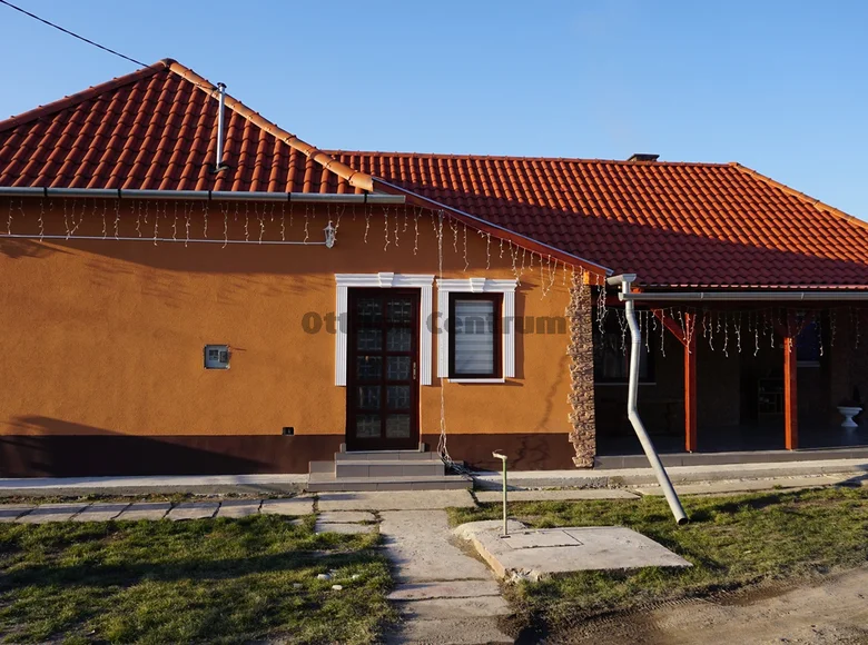 4 room house 98 m² Poroszlo, Hungary