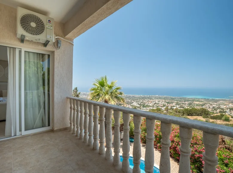 5 bedroom house 190 m² Kamares, Cyprus
