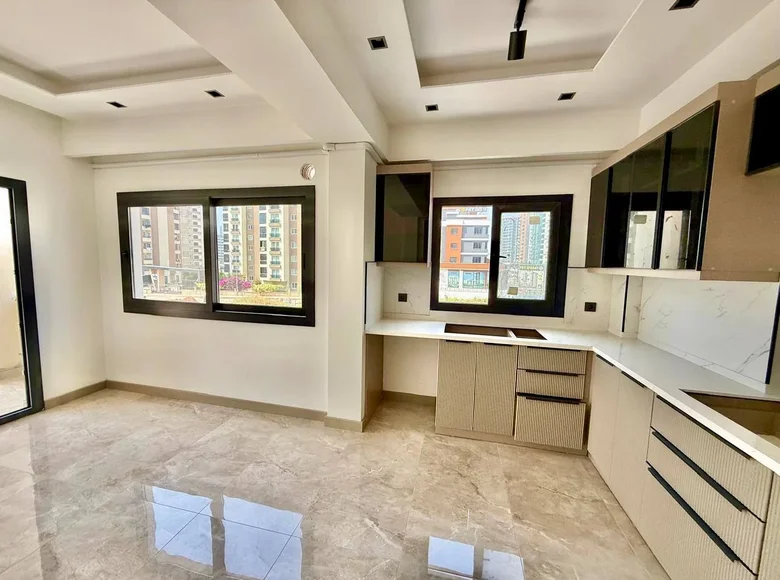 Mieszkanie 3 pokoi 97 m² Mezitli, Turcja
