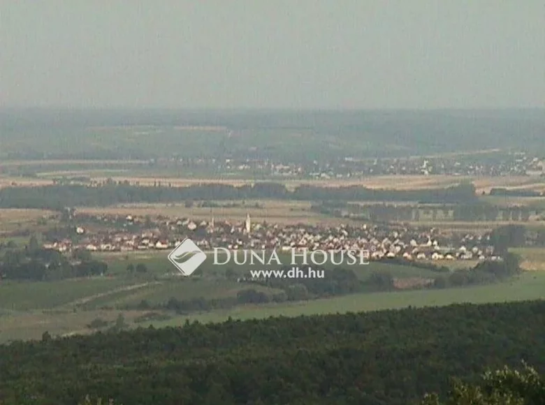 Grundstück 12 501 m² Harkau, Ungarn