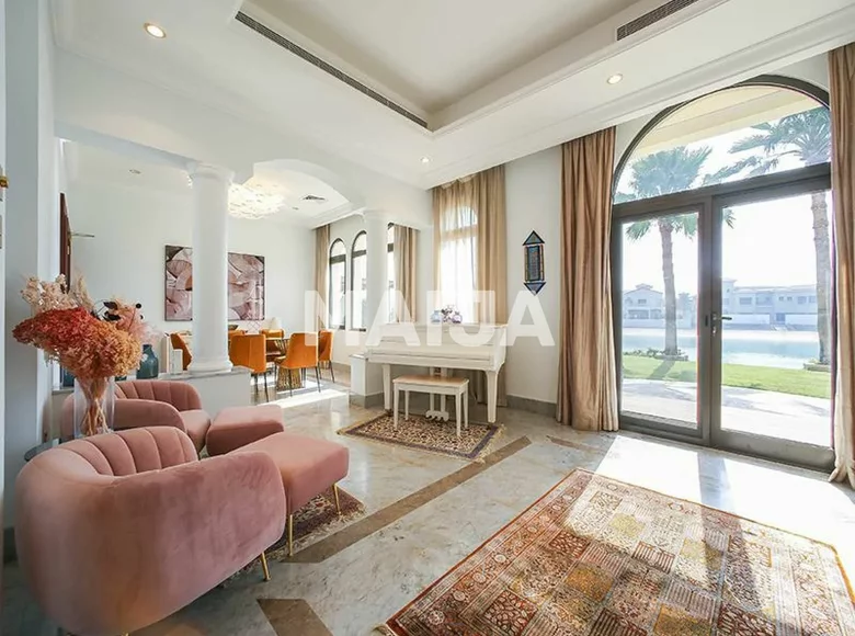 Villa 7 chambres 1 244 m² Dubaï, Émirats arabes unis