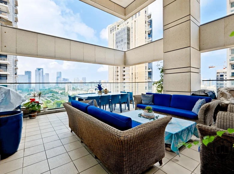 4 bedroom apartment 172 m² Tel-Aviv, Israel
