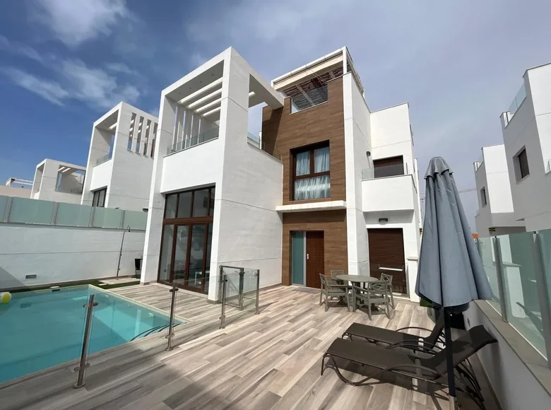 3 bedroom villa 196 m² Alicante, Spain