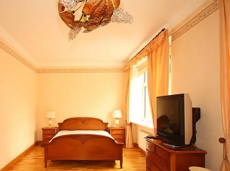 2 bedroom apartment 100 m² Riga, Latvia