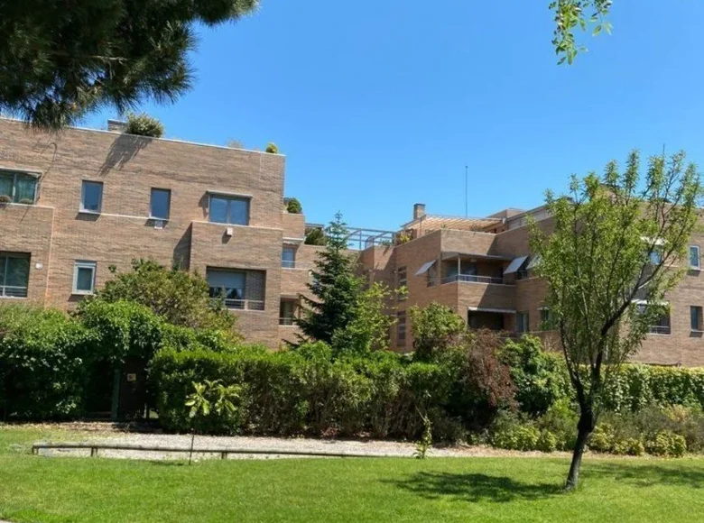 Квартира 2 спальни 121 м² Мадрид, Испания