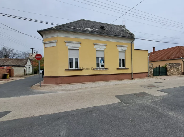 Nieruchomości komercyjne 210 m² Tapolca, Węgry