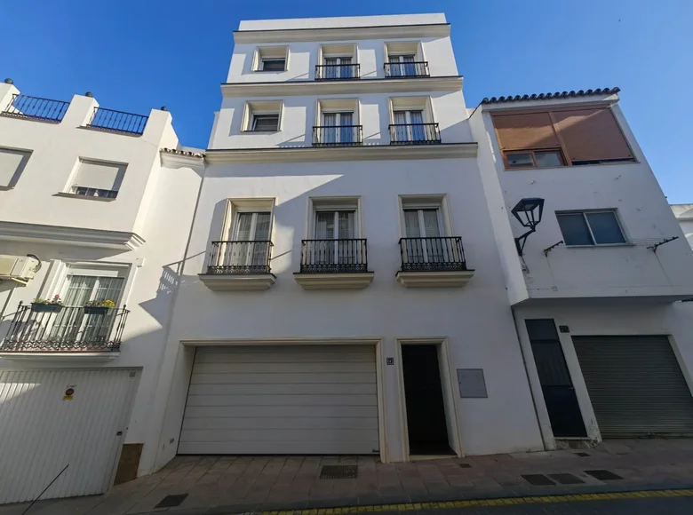 Haus 4 Schlafzimmer 570 m² Estepona, Spanien