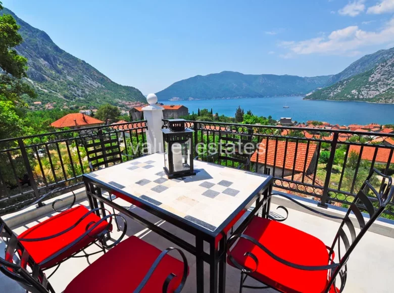 Apartamento 3 habitaciones 152 m² Risan, Montenegro