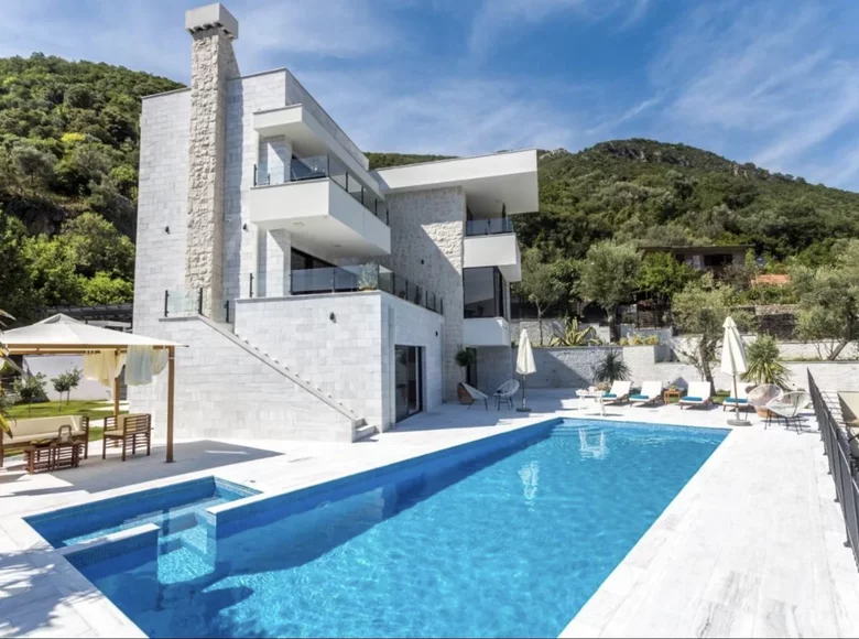 Villa de 5 habitaciones  denovici, Montenegro