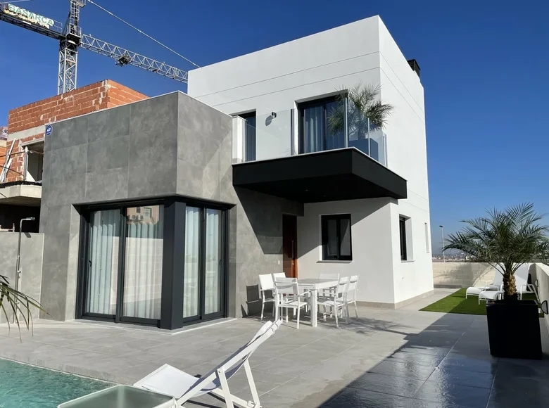 Willa 4 pokoi 140 m² Torrevieja, Hiszpania