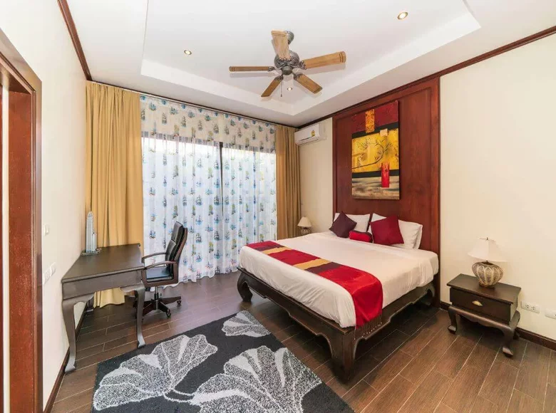 Villa de tres dormitorios 300 m² Phuket, Tailandia