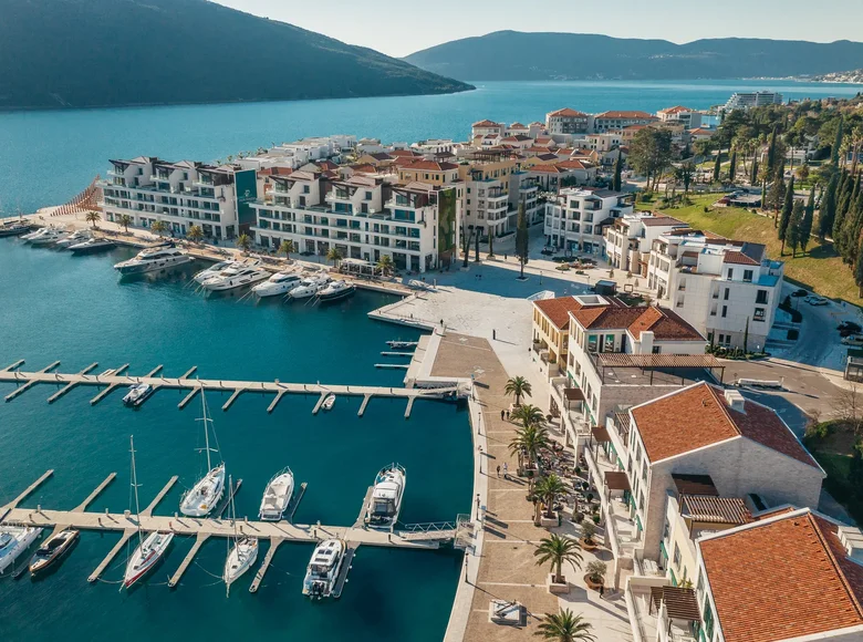 2 bedroom apartment 120 m² Kumbor, Montenegro