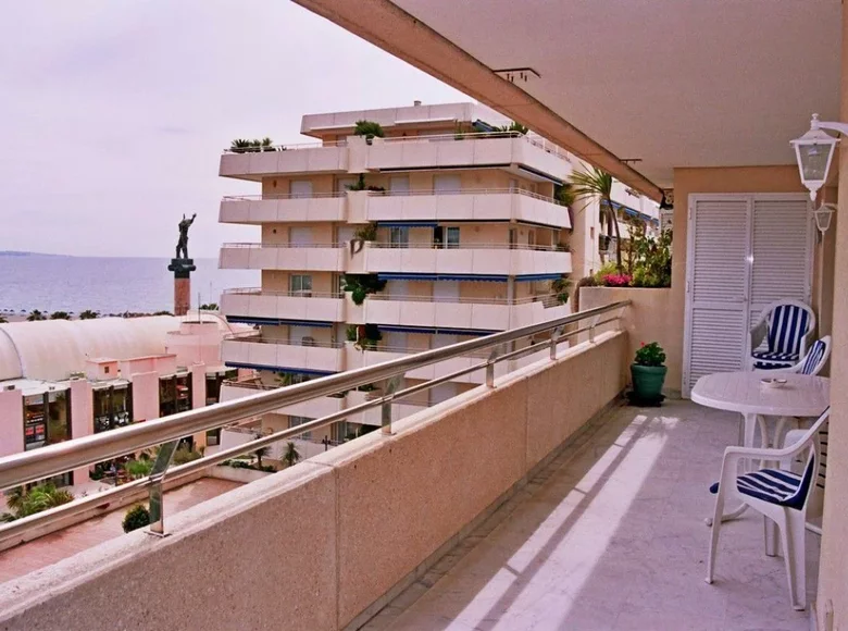2 bedroom apartment 120 m² Marbella, Spain