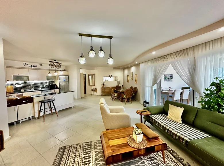 Mieszkanie 4 pokoi 180 m² Mersin, Turcja