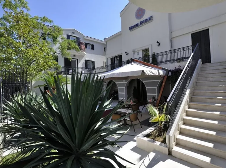 Hôtel 1 100 m² à Buljarica, Monténégro