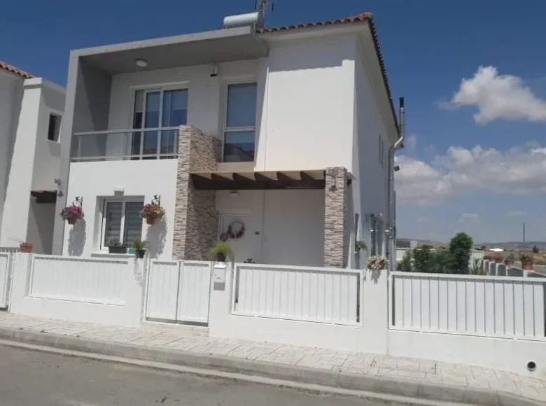 Dom 3 pokoi 165 m² Dromolaxia, Cyprus