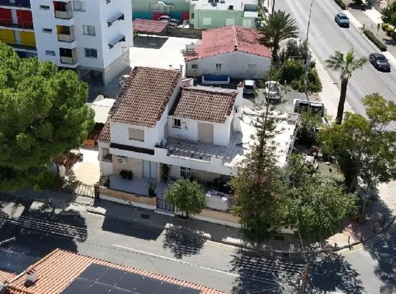 3 bedroom house 240 m² Latsia, Cyprus