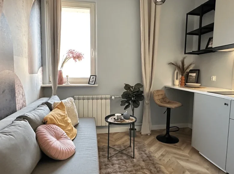 Mieszkanie 1 pokój 17 m² w Warszawa, Polska