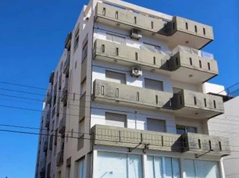 Propriété commerciale 1 325 m² à Limassol, Bases souveraines britanniques