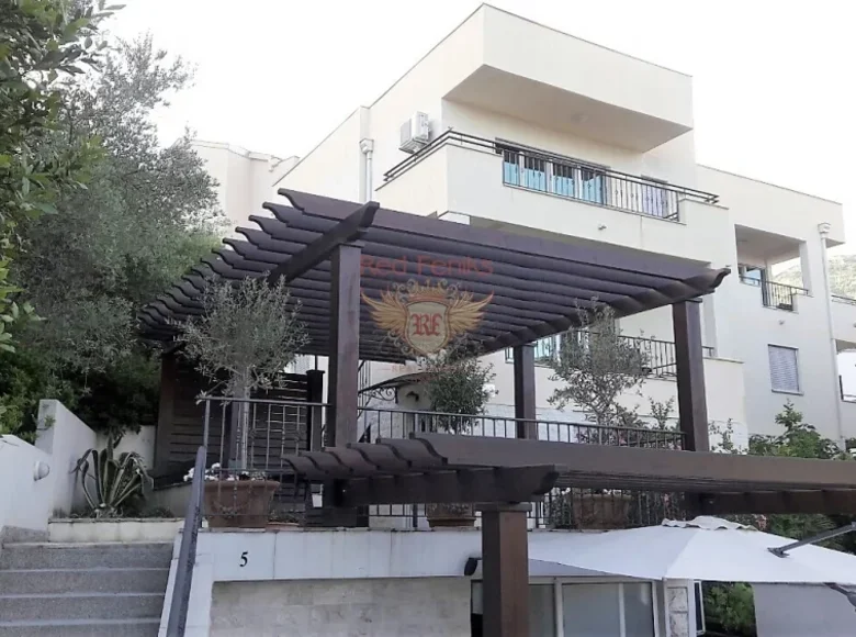 Commercial property 500 m² in Boreti, Montenegro