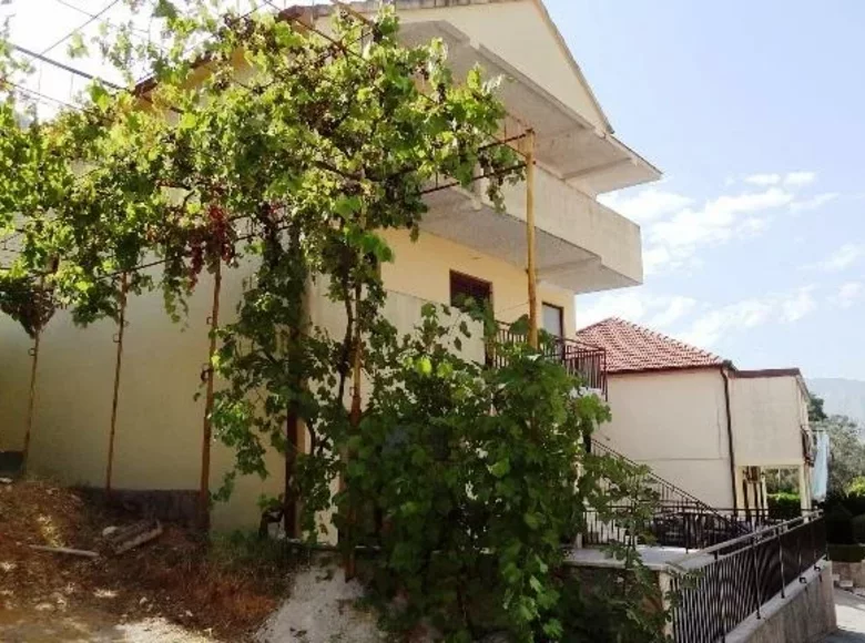 Casa 270 m² Bijela, Montenegro