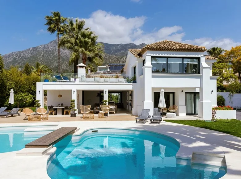 5 bedroom villa 440 m² Marbella, Spain