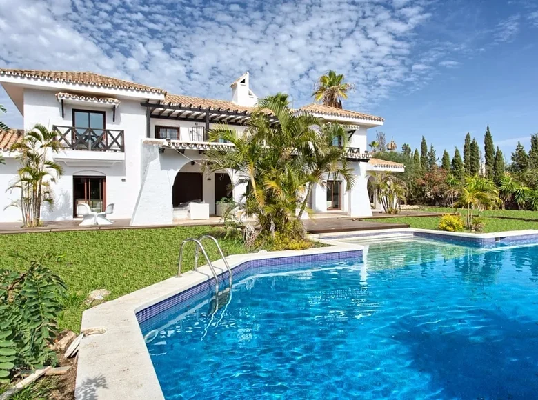 Villa 8 bedrooms 801 m² San Pedro Alcantara, Spain