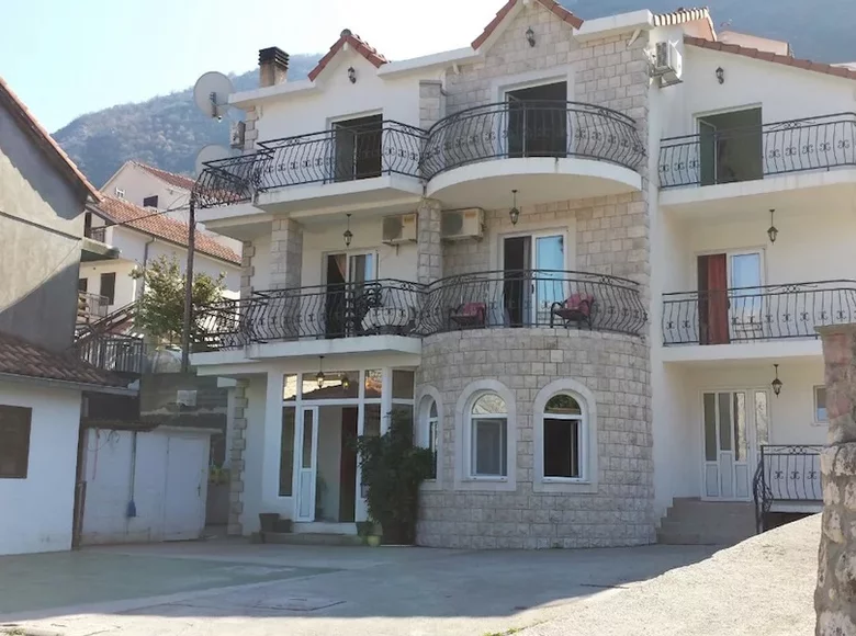 6 bedroom villa 255 m² Stoliv, Montenegro