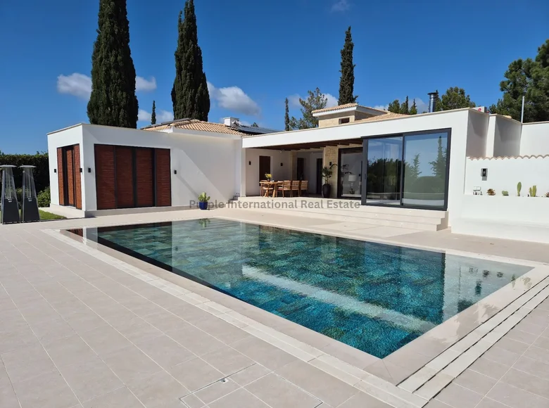 Willa 4 pokoi 240 m² Kouklia, Cypr