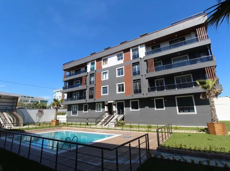 Дуплекс 7 комнат 290 м² Бейликдюзю, Турция