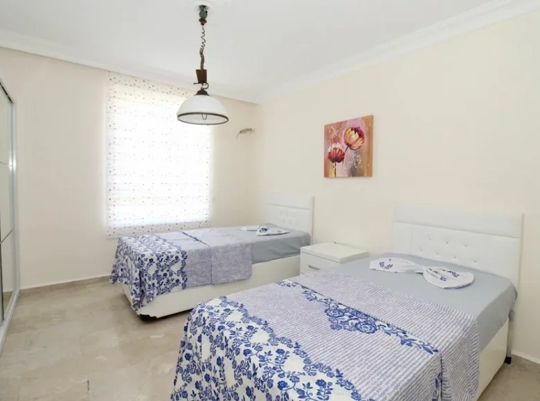 4 bedroom apartment 240 m² Alanya, Turkey