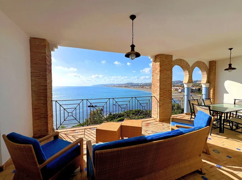 4 bedroom apartment  Casares, Spain