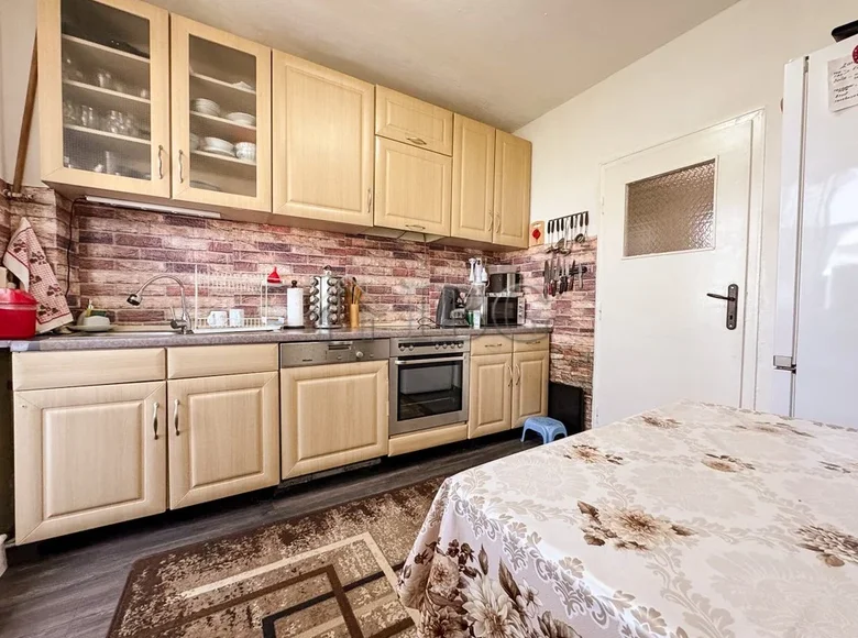 2 bedroom apartment 88 m² Ruse, Bulgaria