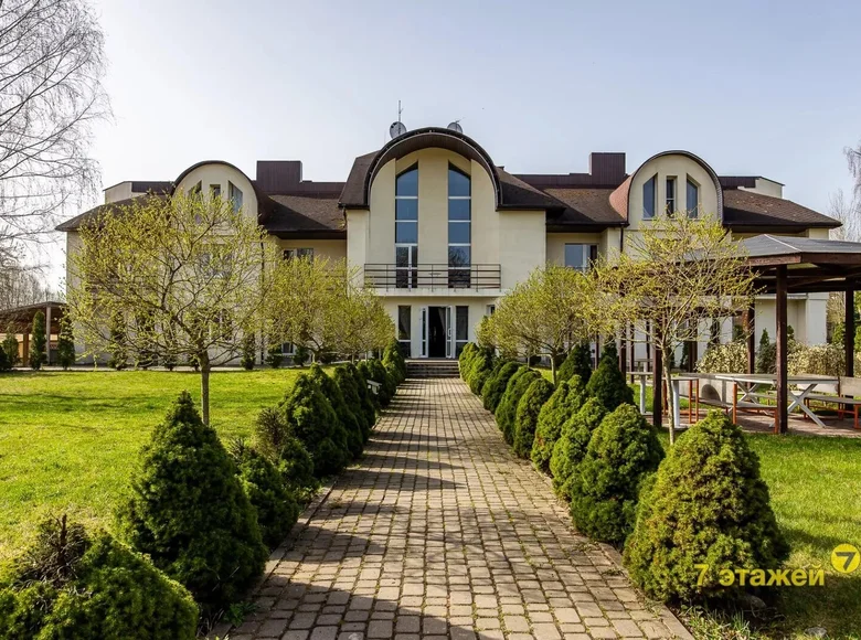 Ferienhaus 1 880 m² Zdanovicki sielski Saviet, Belarus