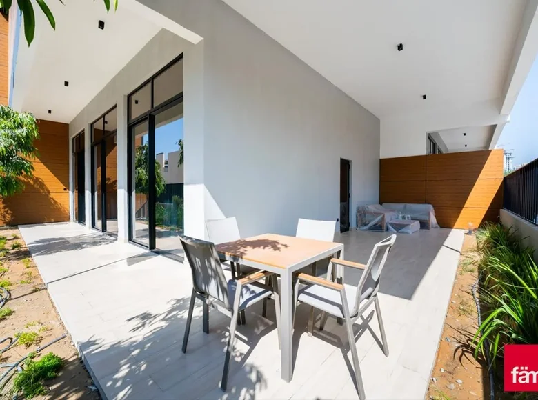 Mieszkanie 1 pokój 947 m² Dubaj, Emiraty Arabskie