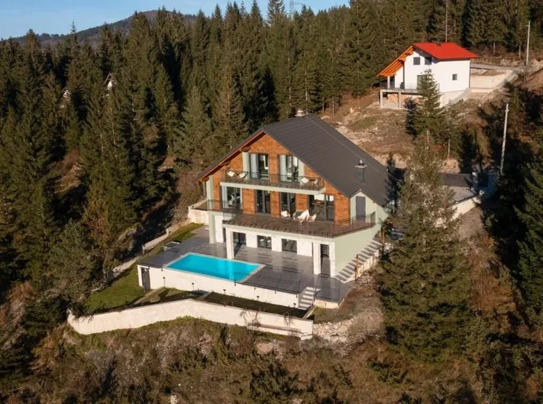 4 bedroom Villa 260 m² Grad Rijeka, Croatia