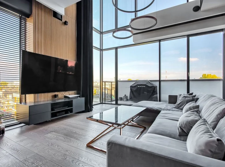 Mieszkanie 4 pokoi 136 m² Warszawa, Polska